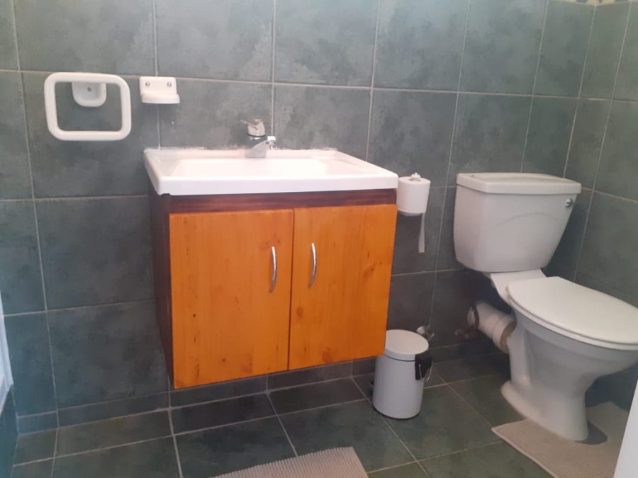 To Let 2 Bedroom Property for Rent in Country Club Western Cape